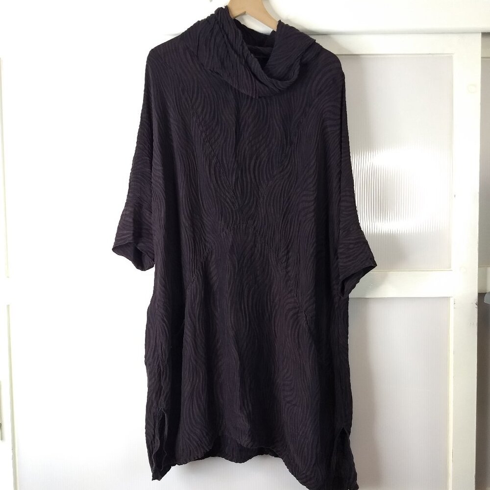 Grizas Black Textured Cowl Neck Lagenlook Dress Size Medium Avant Garde Art